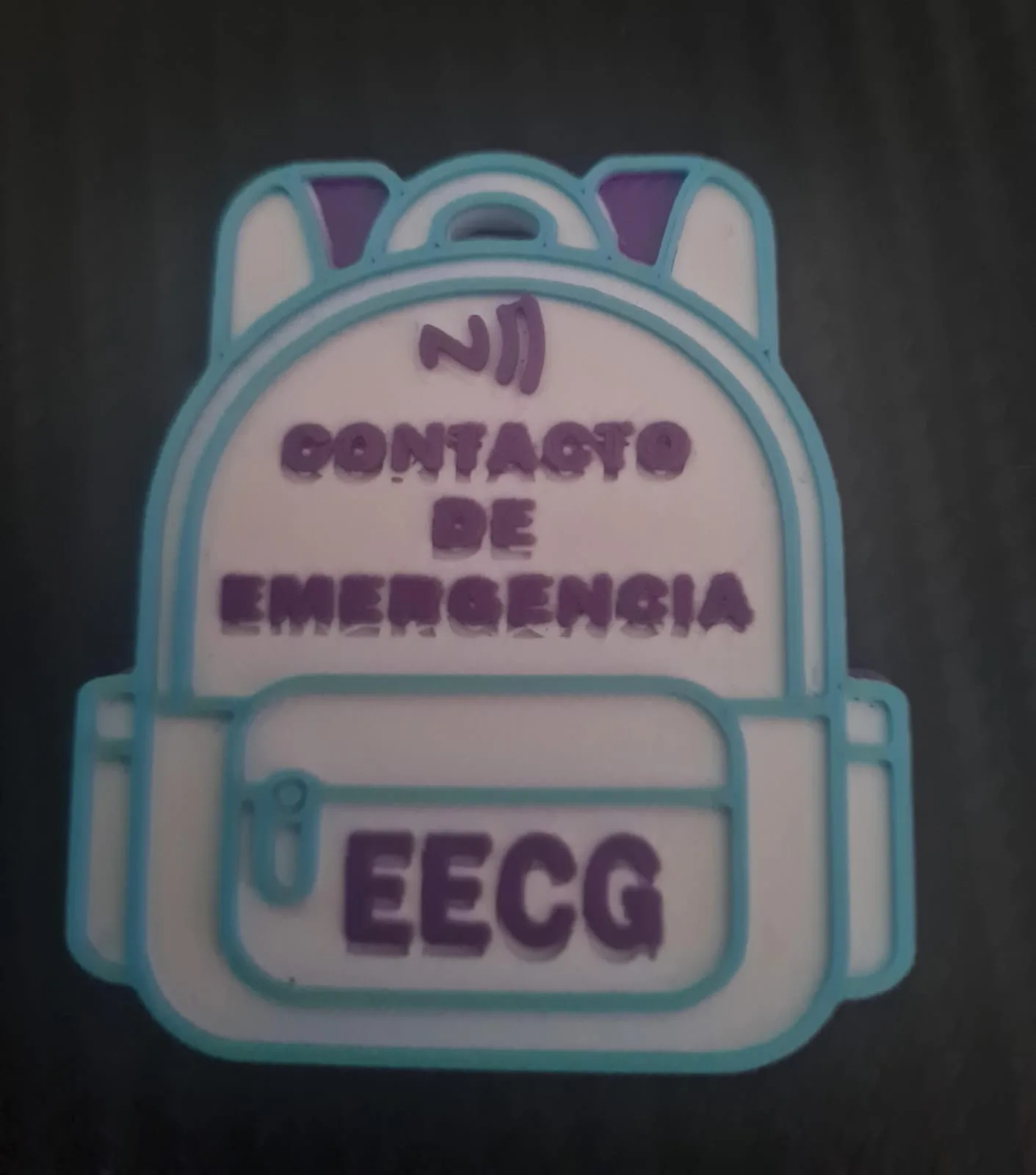 llavero de emercencia color blanco con azul